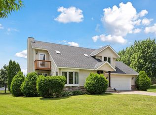 420 Pleasant Crest Cir, Annandale, MN 55302