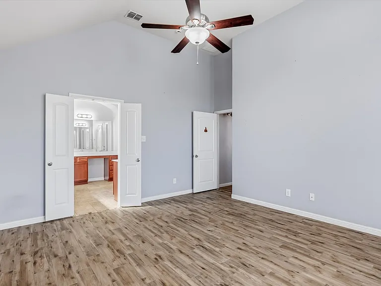 4114 Lee Hutson Dr — Photo 19