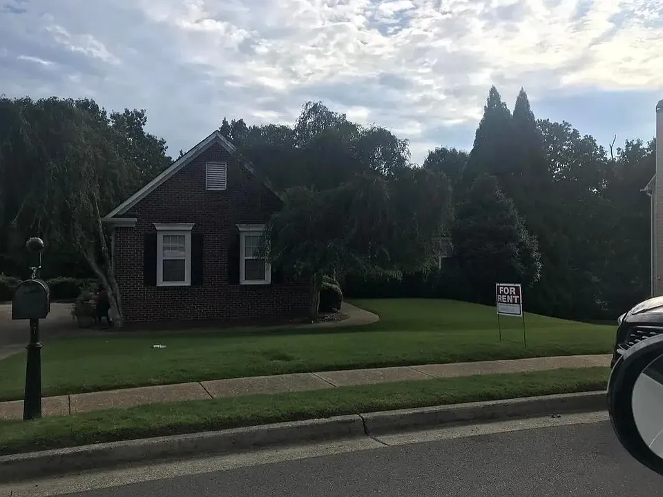 4020 Magnolia Leaf Ln