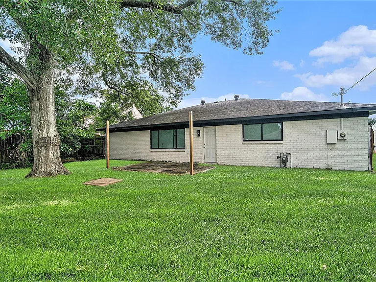 12215 Hillcroft St — Photo 20