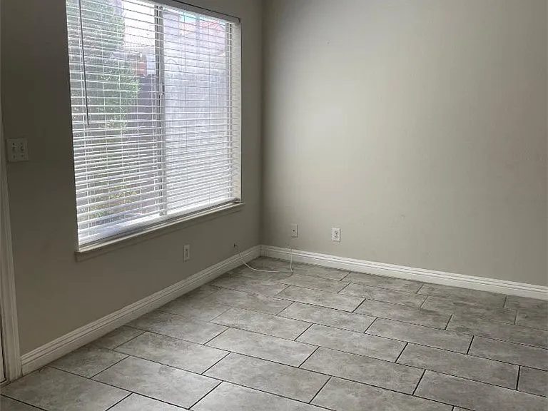 1758 E University Ave #3 — Photo 5