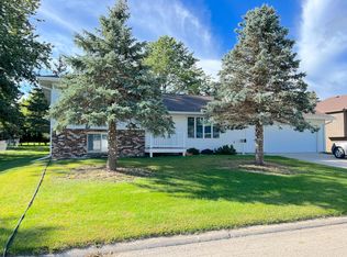 210 2nd St NE, Clarks Grove, MN 56016