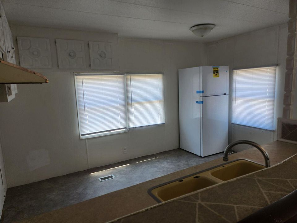 1st image of 2621 W 20th St
