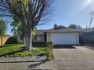 8640 Laurelwood Dr, Rohnert Park, CA 94928