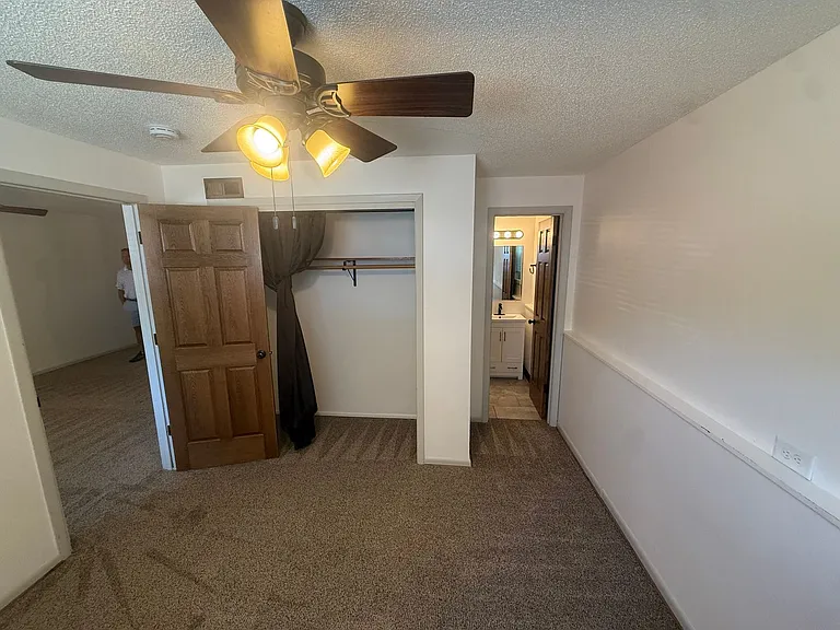 239 S Jefferson St 2 — Photo 15