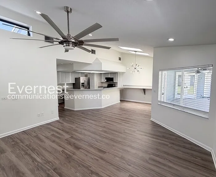 1915 W Orient St — Photo 6