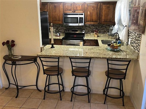 5th image of 3605 Pine Knot Dr