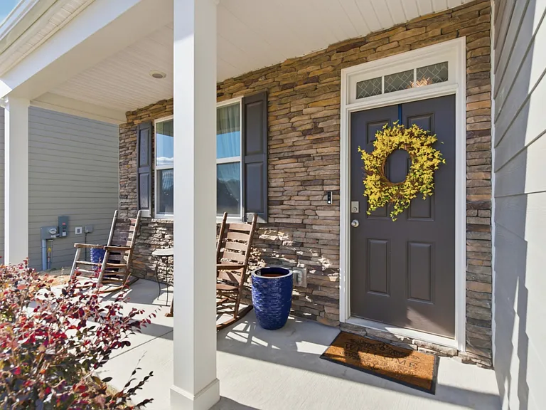 5026 Benelli Dr — Photo 2