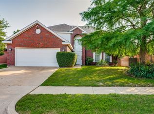 205 Ember Glen Dr, Arlington, TX 76018