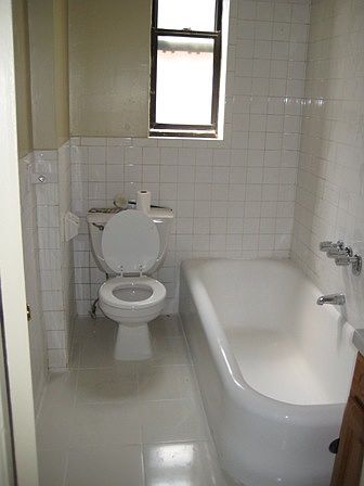 2nd image of 2718 Bainbridge Ave APT 4C
