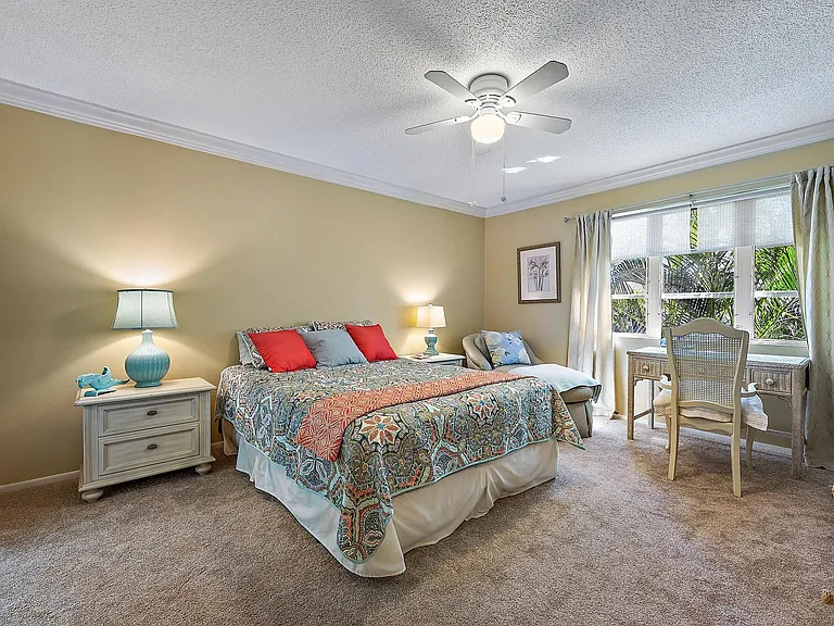 213 Seabreeze Cir — Photo 12