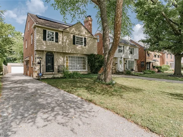 3710 Strandhill Rd, Shaker Heights, OH 44122