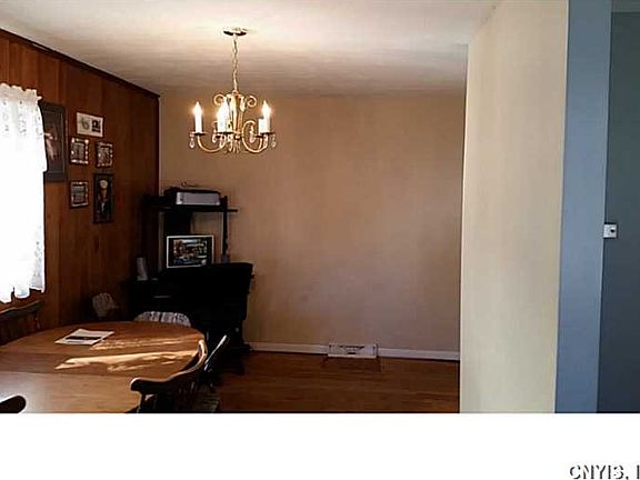 4th image of 29 Crandall St