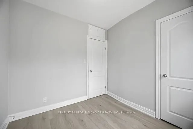249 Burnhamthorpe Rd #-MAIN — Photo 30