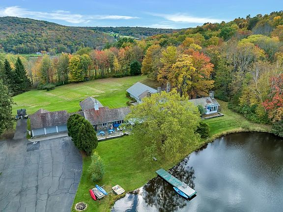 2nd image of 105 Gaf Lake Rd