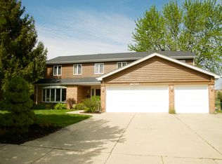 1650 Kingsdale Rd, Hoffman Estates, IL 60169