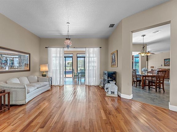 3rd image of 2825 Fairways Dr