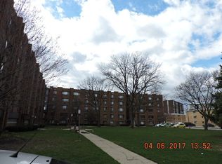 5310 N Chester Ave APT 420, Chicago, IL 60656