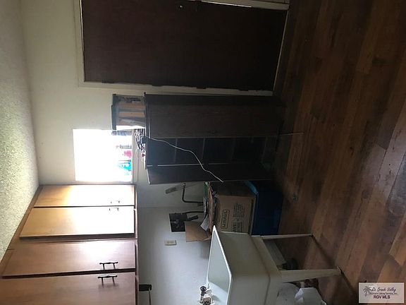 5th image of 146 Montezuma St