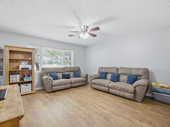 5th image of 714 Decatur St