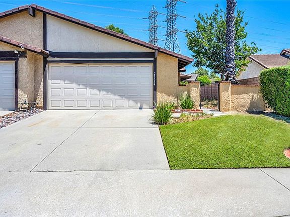 2nd image of 25584 Alicante Dr