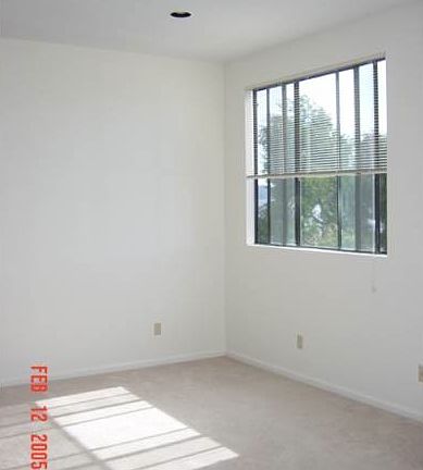 4th image of 427 Joost Ave #A