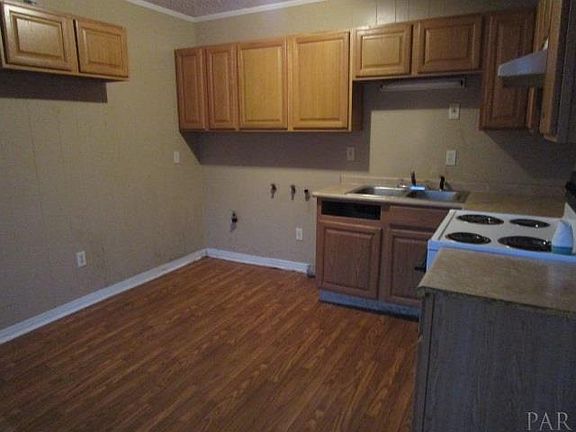 5th image of 3095 Patricia Dr #B