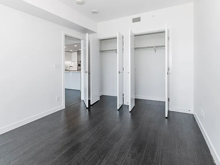 2085 Skyline Ct #2407 — Photo 12