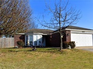 2727 Victoria St, Springdale, AR 72764