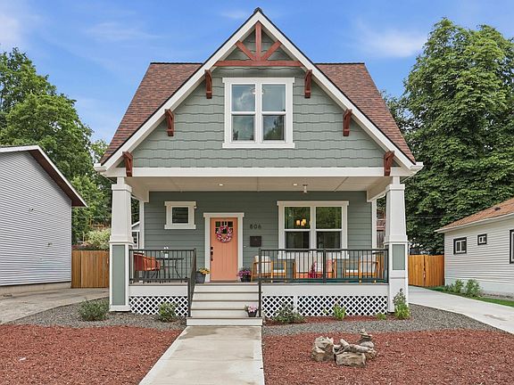 4th image of 806 E 10th Ave