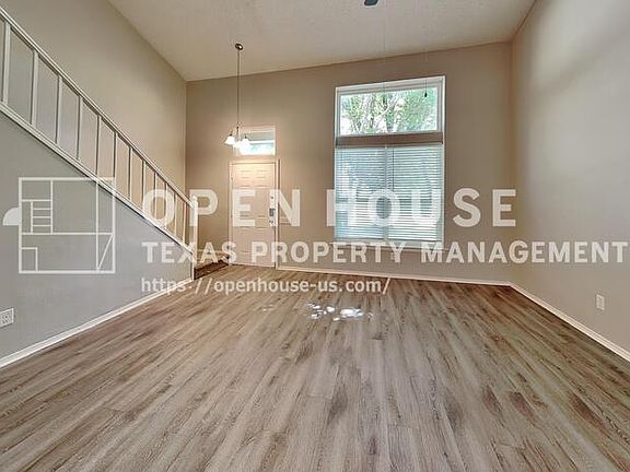 3rd image of 6869 Dogwood Ct
