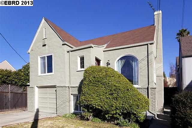 2nd image of 3726 Victor Ave