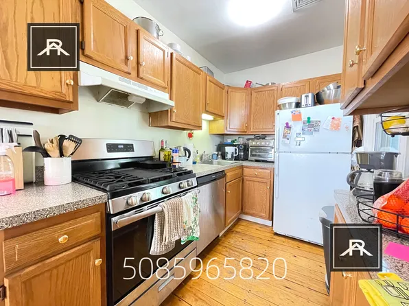 126 Browne St #3, Brookline, MA 02446