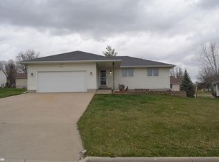 207 Marje Ct, Oskaloosa, IA 52577