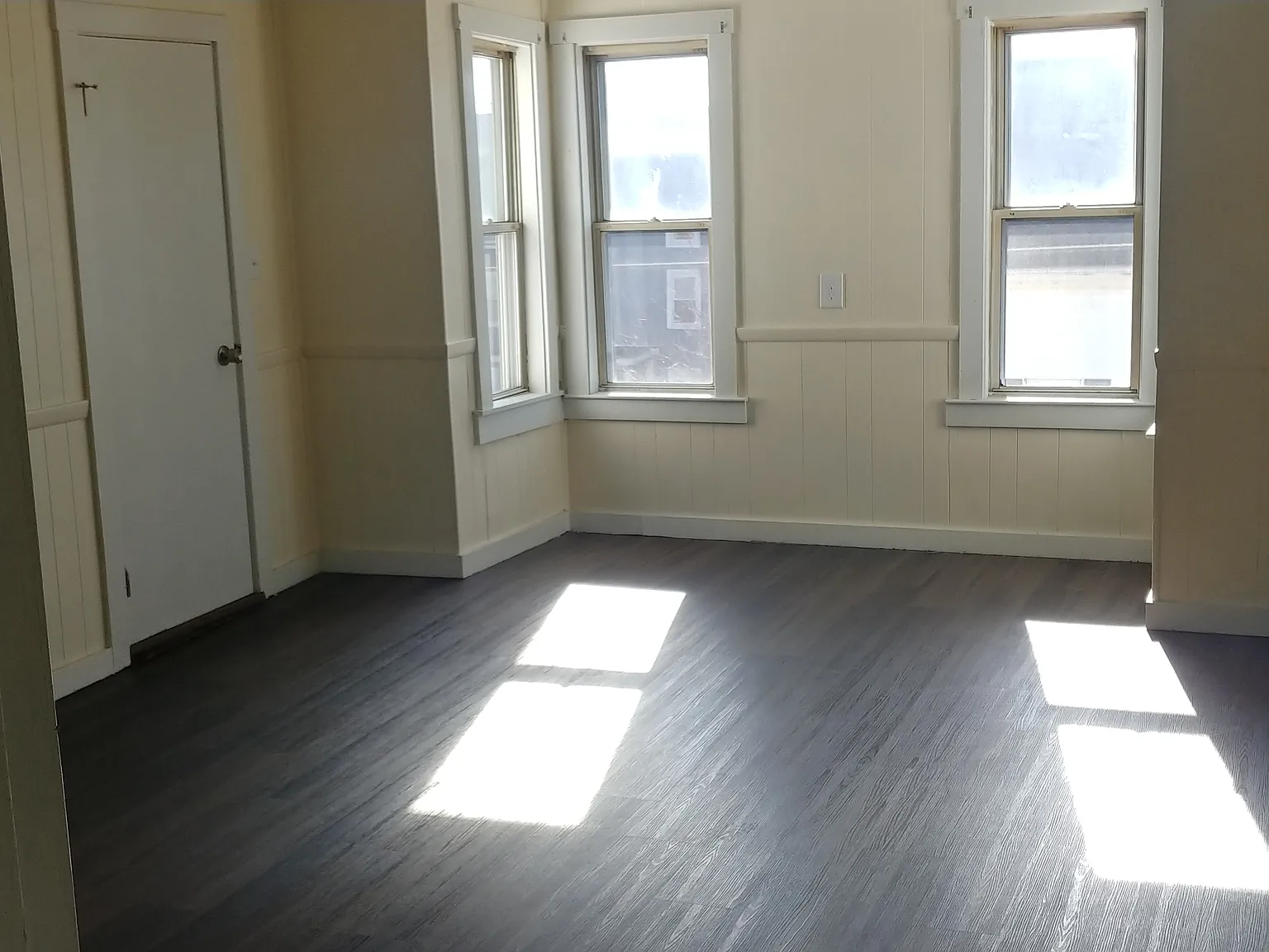 772 King Philip St — Photo 1