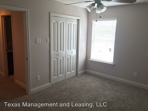 2nd image of 3717 Vista Cove Dr