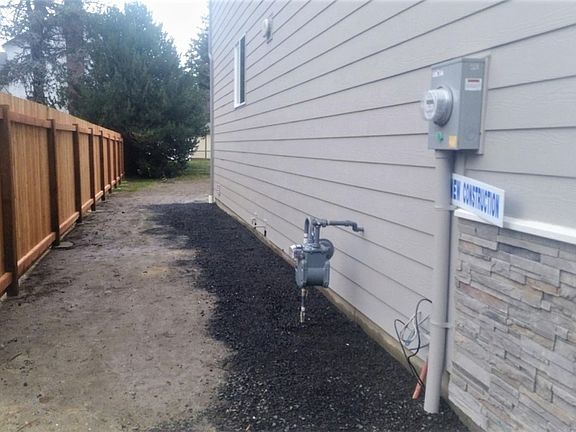 5th image of 621 Jones Dr