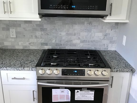 Kitchen, Samsung appliances 