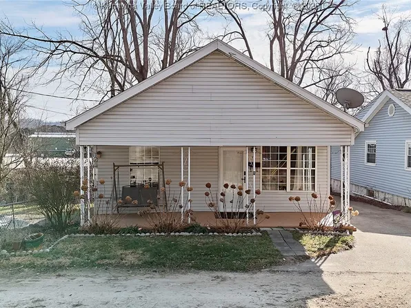 92 Coon Ave, Dunbar, WV 25064