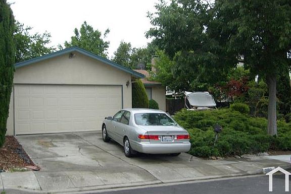 2nd image of 2100 Mesa Verde Dr