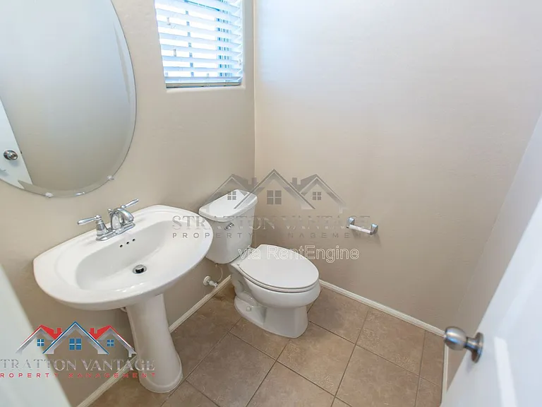 2218 N 77th Dr — Photo 29