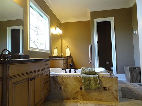 4th image of 7900 Winterbourne Dr