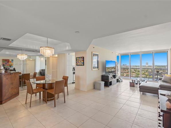 3598 Yacht Club Dr APT 1601