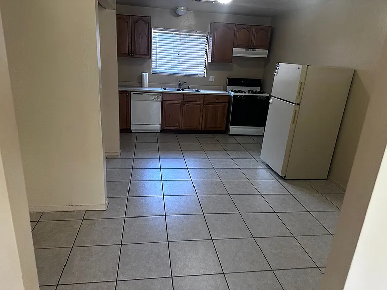 306 Woodrow Ave — Photo 7