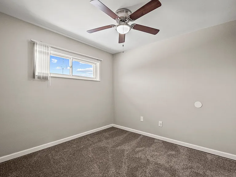 Ranch Apartment Homes in Great Troy Location — Photo 9