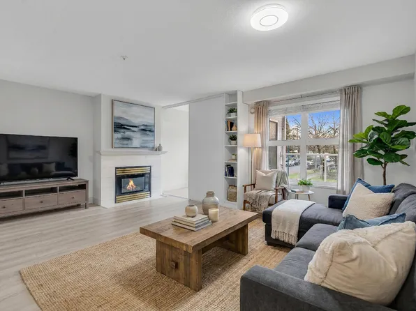 2965 Horley St #205, Vancouver, BC V5R 6B9