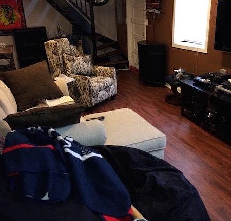 5th image of 3735 N Janssen Ave APT Coach