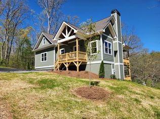 111 Cottage View Dr, Franklin, NC 28734