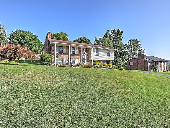 2nd image of 801 Redwood Dr