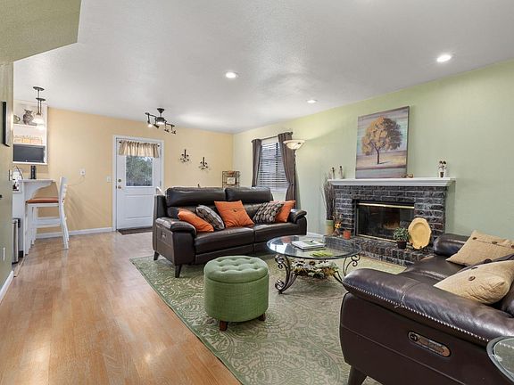 2nd image of 240 Belfiore Lane
